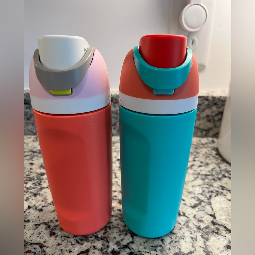 Owala Freesip 16oz water bottles